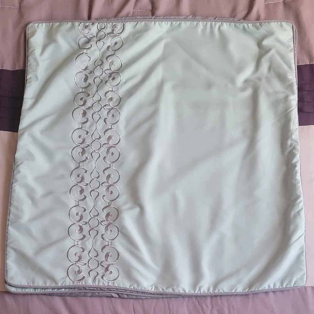 Elegant Embroidered Set of 2 Pillow Cover, Size 25